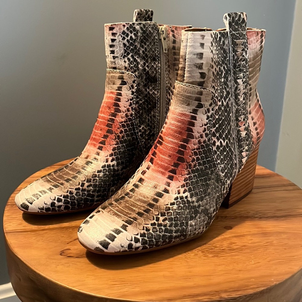 KORKS Multi Color Booties
